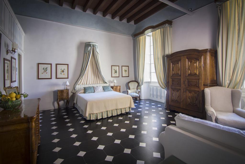 Palazzo Lengueglia B&B Albenga Buitenkant foto